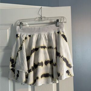 Lululemon fitness skirt. Worn once. Size 6.